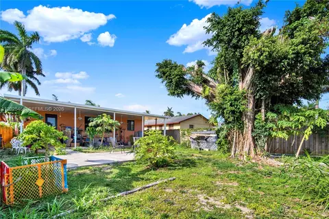 851 SW 1st St, Florida City, FL 33034
