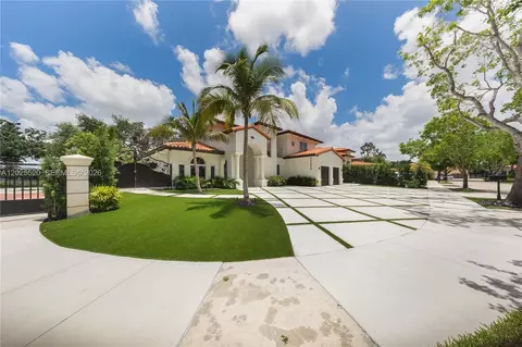 15721 NW 79th Ct, Miami Lakes, FL 33016