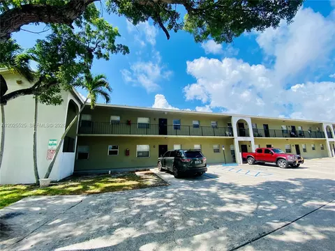 1702 S Dixie Hwy #15, Lake Worth, FL 33460