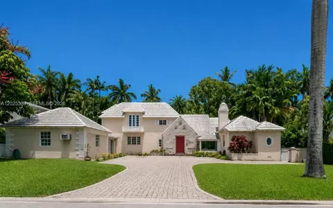 2535 Sunset Dr, Miami Beach, FL 33140