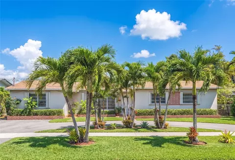 9231 SW 16th St, Miami, FL 33165