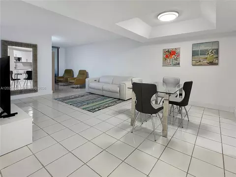 9735 NW 52nd St #209, Doral, FL 33178