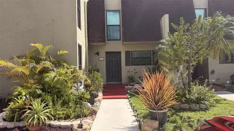8982 Palm Tree Ln #8982, Pembroke Pines, FL 33024