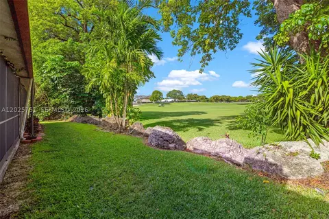 14357 Kendale Lakes Cir, Miami, FL 33183