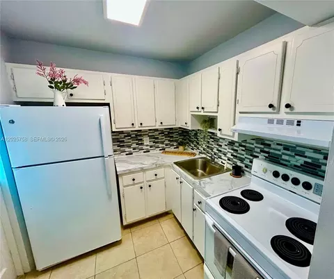 2213 NE 1st Ct #203, Boynton Beach, FL 33435