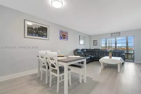 10145 Sunrise Lakes Blvd #403, Sunrise, FL 33322