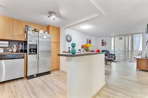 10000 NW 80th Ct #2245, Hialeah Gardens, FL 33016