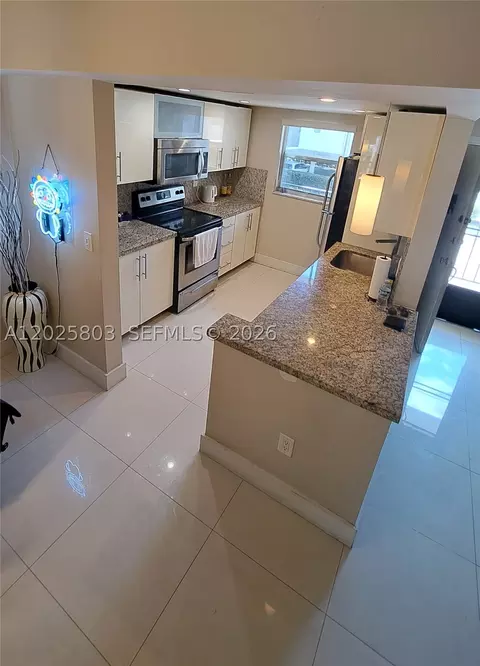 201 178th Dr #209, Sunny Isles Beach, FL 33160