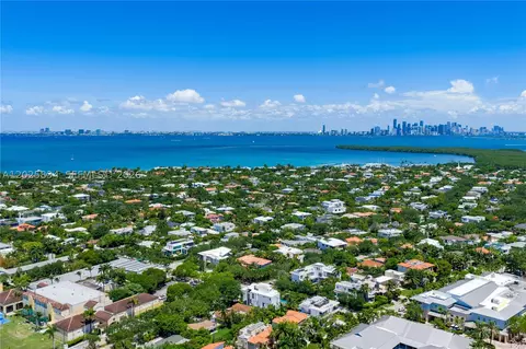 View/Area - 571 Glenridge Rd, Key Biscayne, FL 33149 photo 4 of 5