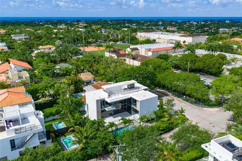 View/Area - 571 Glenridge Rd, Key Biscayne, FL 33149 photo 2 of 5