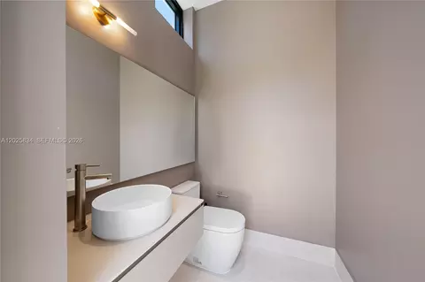 Bath - 571 Glenridge Rd, Key Biscayne, FL 33149 photo 6 of 6