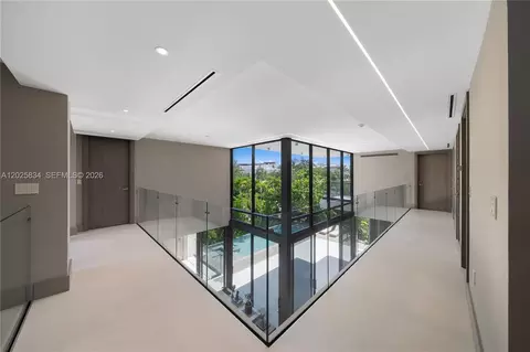 Entry Way - 571 Glenridge Rd, Key Biscayne, FL 33149 photo 1 of 3