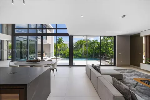 Living - 571 Glenridge Rd, Key Biscayne, FL 33149 photo 2 of 5