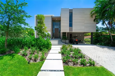 Exterior - 571 Glenridge Rd, Key Biscayne, FL 33149 photo 2 of 4