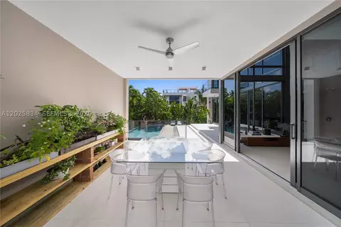 Exterior - 571 Glenridge Rd, Key Biscayne, FL 33149 photo 4 of 4