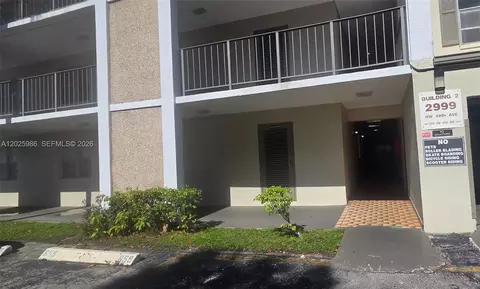 2999 NW 48th Ave #246, Lauderdale Lakes, FL 33313