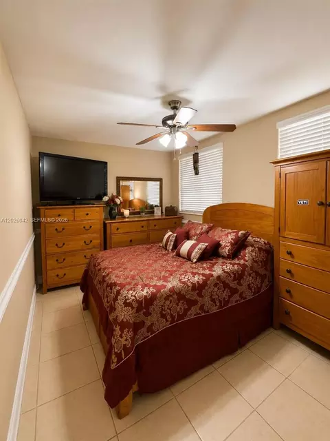 Bedroom - 5551 E 4th Ave, Hialeah, FL 33013 photo 4 of 5