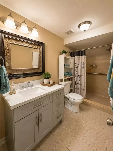 Bath - 5551 E 4th Ave, Hialeah, FL 33013 photo 2 of 3