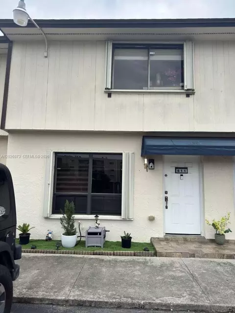 8430 NW 8th St #B11, Miami, FL 33126