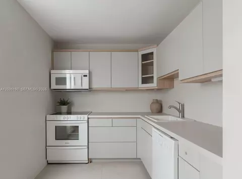 20379 W Country Club Dr #2636, Aventura, FL 33180