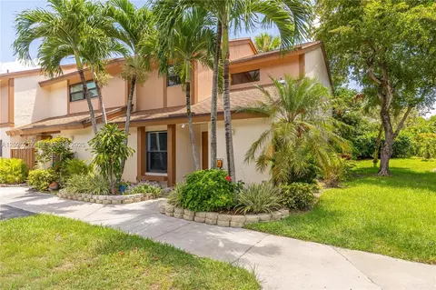 4690 NW 30th St, Coconut Creek, FL 33063