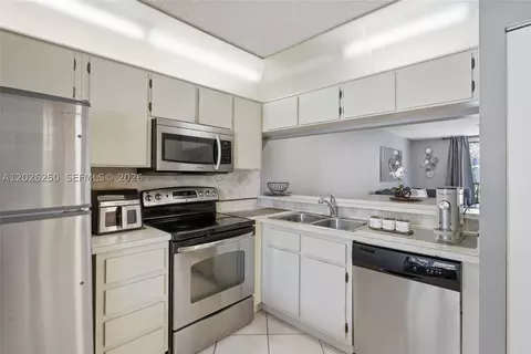10451 W Broward Blvd #209, Plantation, FL 33324