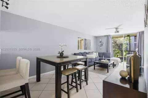 10451 W Broward Blvd #209, Plantation, FL 33324