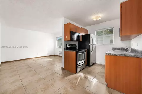 932 Moffett St #6, Hallandale Beach, FL 33009