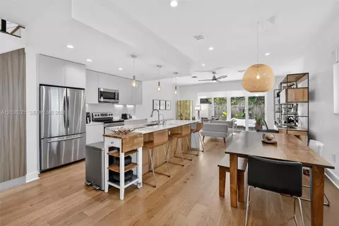 560 SW 6th Ave, Fort Lauderdale, FL 33315