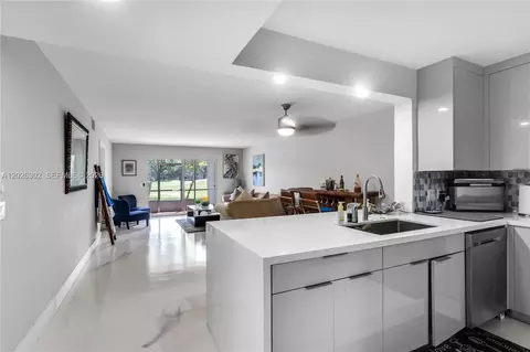 900 SW 128th Ave #105D, Pembroke Pines, FL 33027