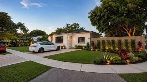 1090 NW 134th St, North Miami, FL 33168