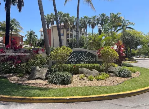 8290 Lake Dr #143, Doral, FL 33166