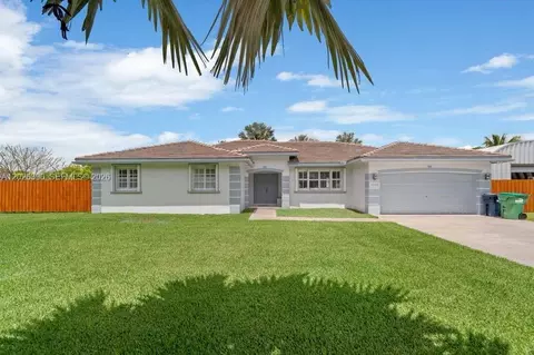 32302 SW 204th Ct, Homestead, FL 33030