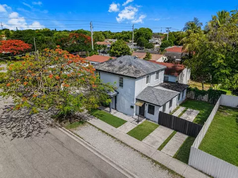 2275 NW 30th St, Miami, FL 33142