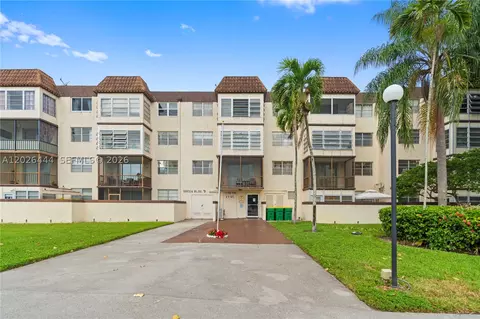 7100 NW 17th St #219, Plantation, FL 33313