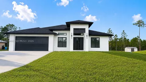 911 Cleveland Ave, Lehigh Acres, FL 33972