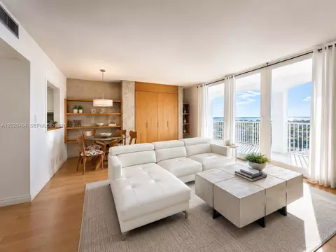 5401 Collins Ave #1022, Miami Beach, FL 33140
