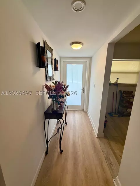 5985 Del Lago Cir #215, Sunrise, FL 33313