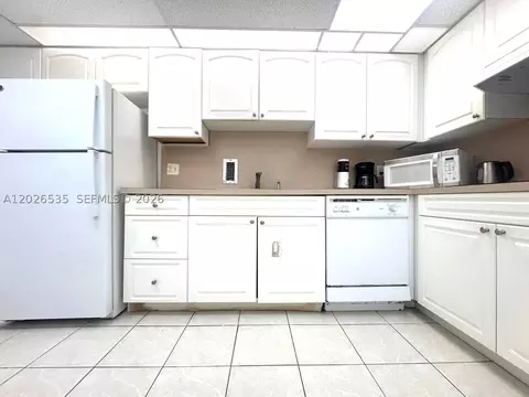 4001 S Ocean Dr #15L, Hollywood, FL 33019