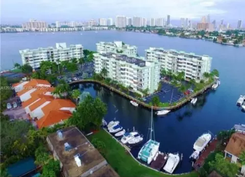 16558 NE 26th Ave #4J, North Miami Beach, FL 33160