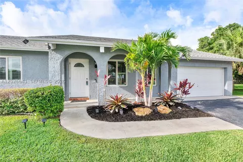 8765 SW 53rd St, Cooper City, FL 33328