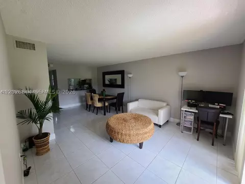 165 NW 93rd Ave #102, Pembroke Pines, FL 33024
