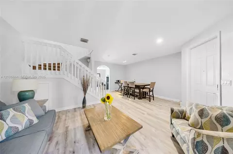 Living - 9381 W 33rd Ln, Hialeah, FL 33018 photo 3 of 4