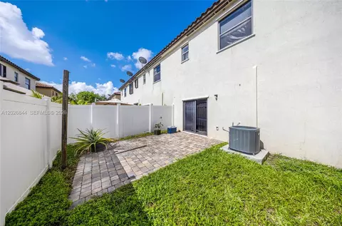 Exterior - 9381 W 33rd Ln, Hialeah, FL 33018 photo 3 of 6