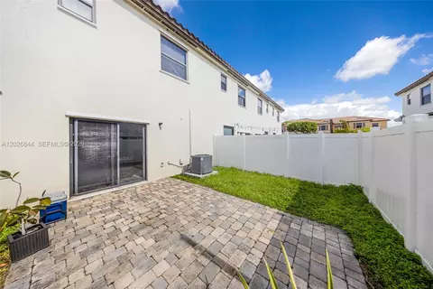Exterior - 9381 W 33rd Ln, Hialeah, FL 33018 photo 2 of 6