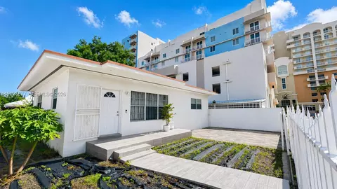 2727 SW 24th St, Miami, FL 33145
