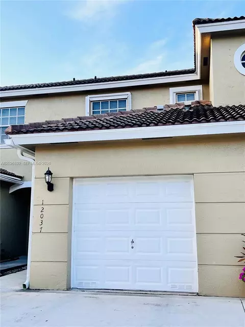12037 SW 5th Ct, Pembroke Pines, FL 33025