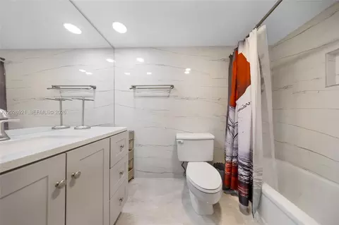 Bath - Undisclosed, Pompano Beach, FL 33069 photo 1 of 3