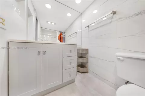 Bath - Undisclosed, Pompano Beach, FL 33069 photo 2 of 3