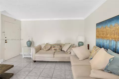 496 NW 165th St Rd #D-616, Miami, FL 33169